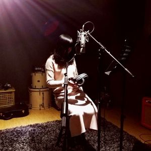 百度1个性感的脱衣舞
